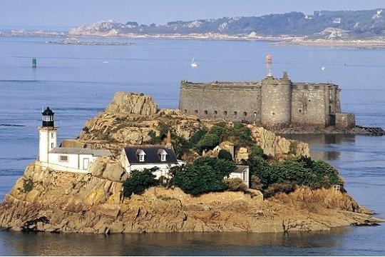 Les Gites De Kerroyal Garlan Exterior foto