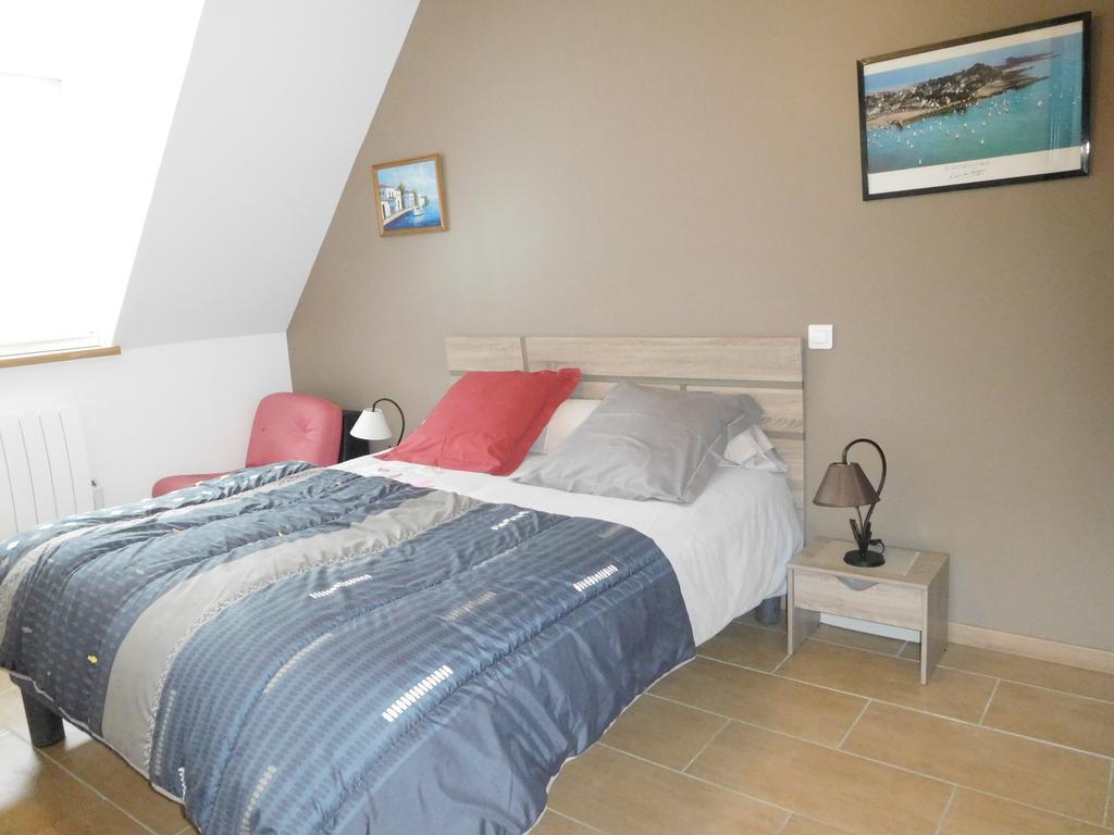 Les Gites De Kerroyal Garlan Exterior foto